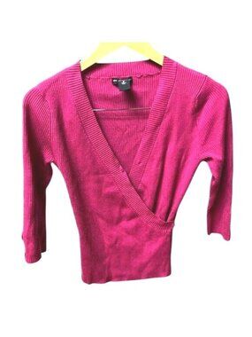 NEW YORK & CO.- WOMEN PULLOVER V-NECK BELTED KNIT SWEATER TOP-MAGENTA SIZE SMALL